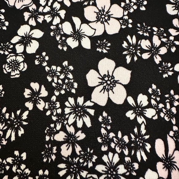 Tommy Hilfiger Black/Pink/White Floral Wrap Dress- size 8 - Picture 3 of 6